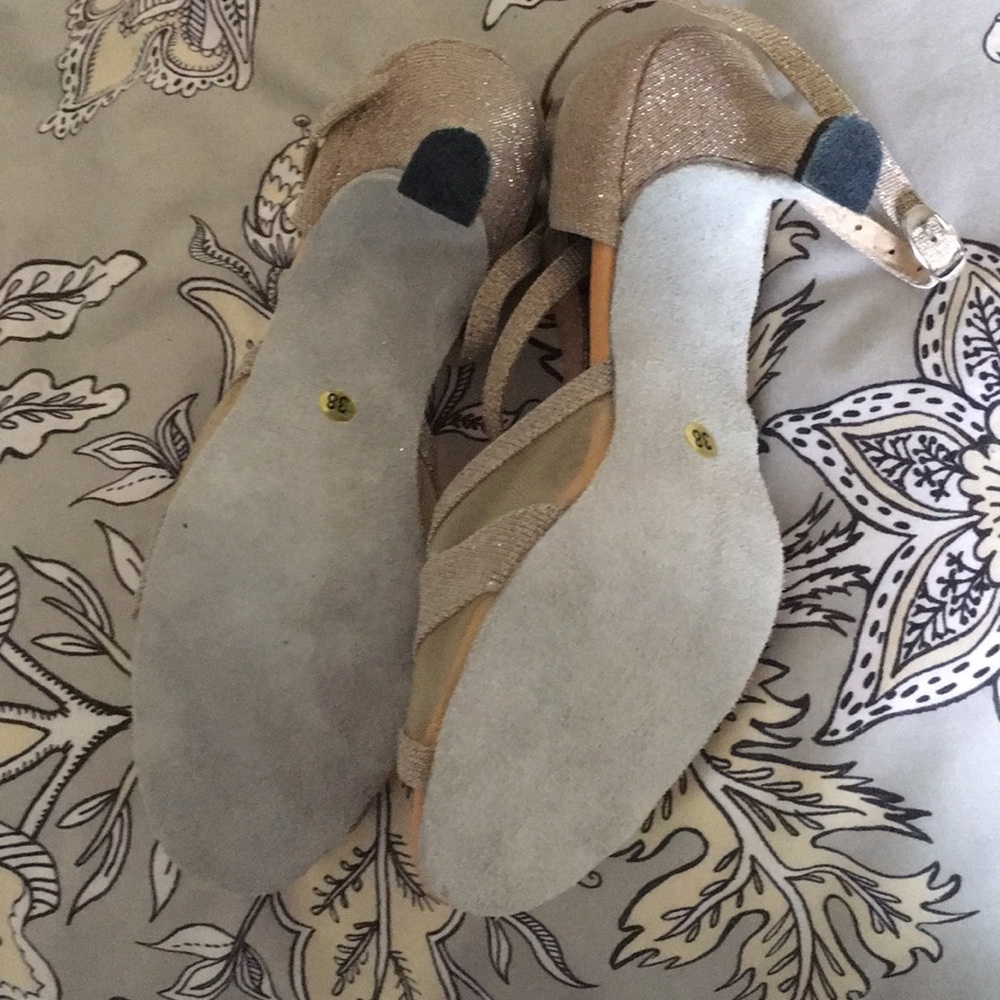 New Very well made dancing shoes - Picture 5 of 7